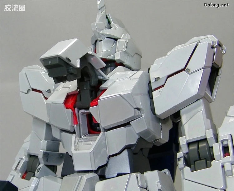 MG 1/100 Unicorn Gundam Ver.Ka (Titanium Finish)