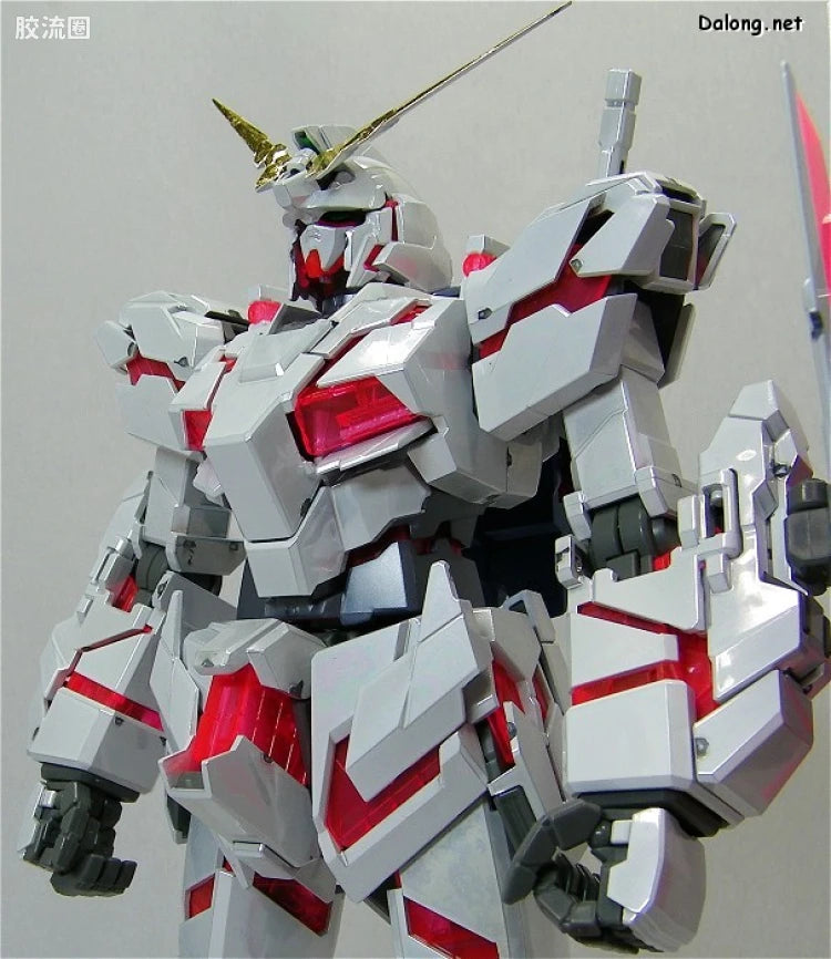 MG 1/100 Unicorn Gundam Ver.Ka (Titanium Finish)