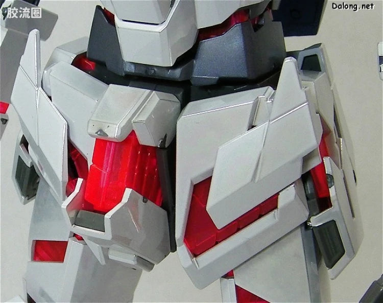 MG 1/100 Unicorn Gundam Ver.Ka (Titanium Finish)