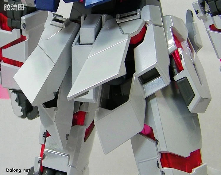 MG 1/100 Unicorn Gundam Ver.Ka (Titanium Finish)