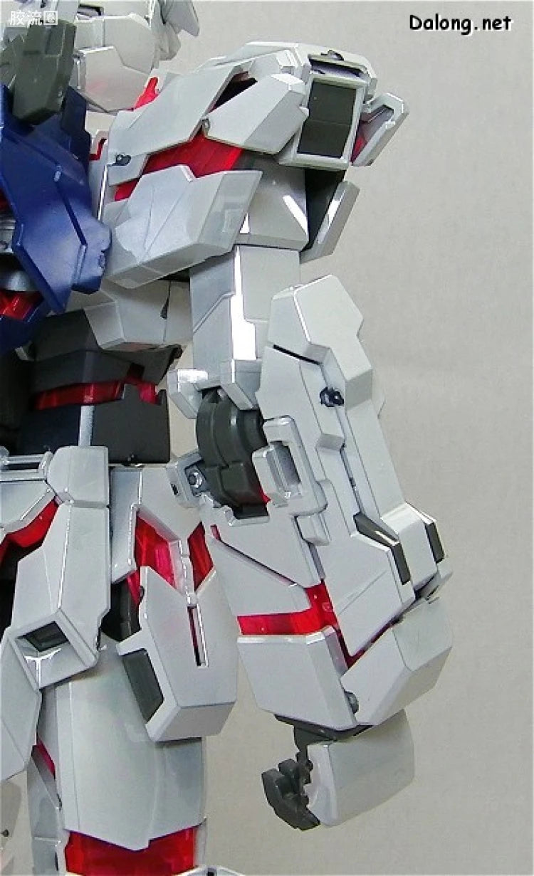 MG 1/100 Unicorn Gundam Ver.Ka (Titanium Finish)
