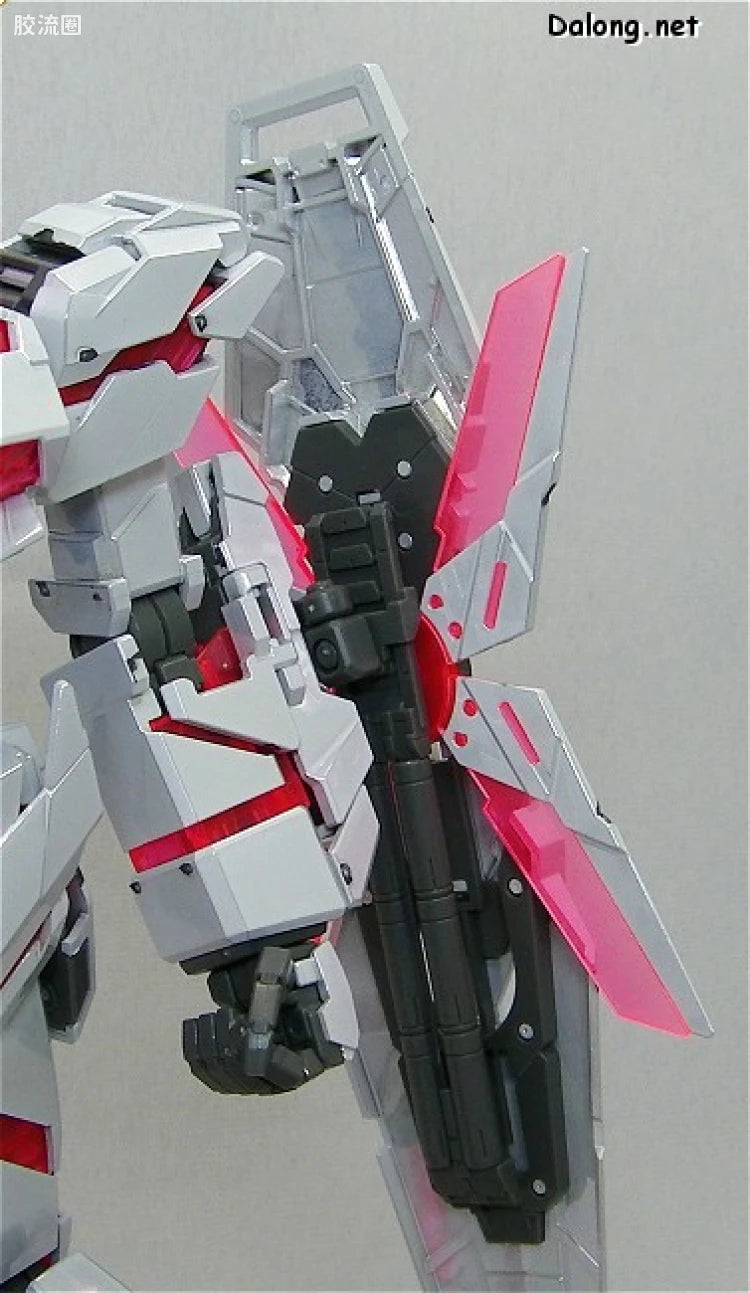MG 1/100 Unicorn Gundam Ver.Ka (Titanium Finish)