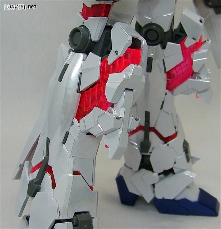 MG 1/100 Unicorn Gundam Ver.Ka (Titanium Finish)