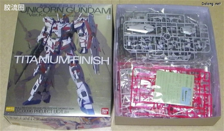 MG 1/100 Unicorn Gundam Ver.Ka (Titanium Finish)