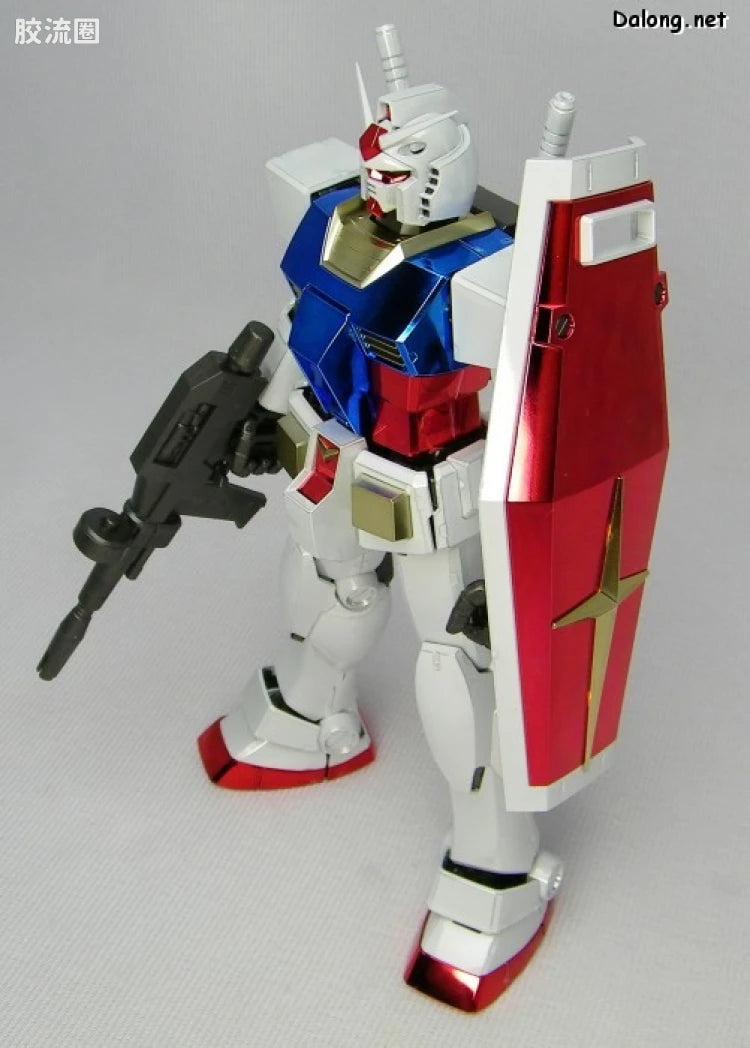MG 1/100 RX-78-2 Gundam Ver. 2.0 (Titanium Finish)