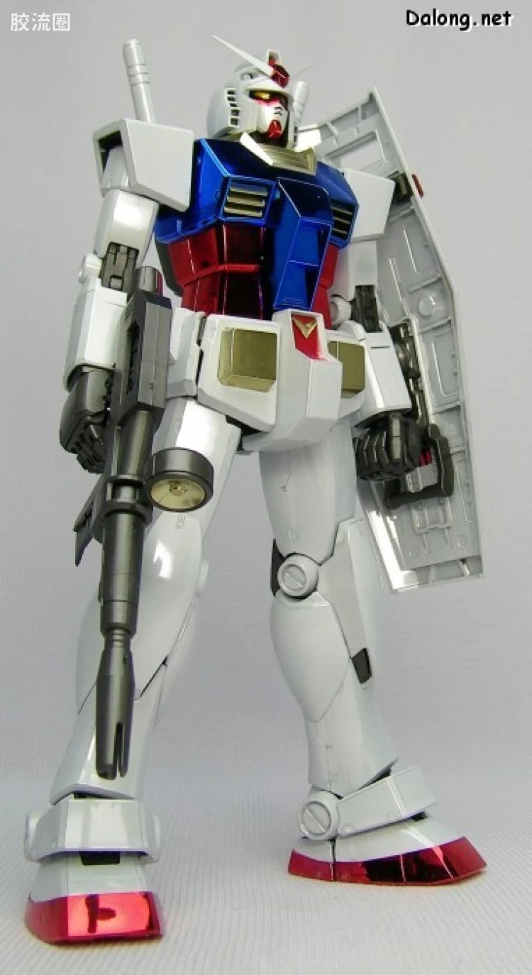 MG 1/100 RX-78-2 Gundam Ver. 2.0 (Titanium Finish)
