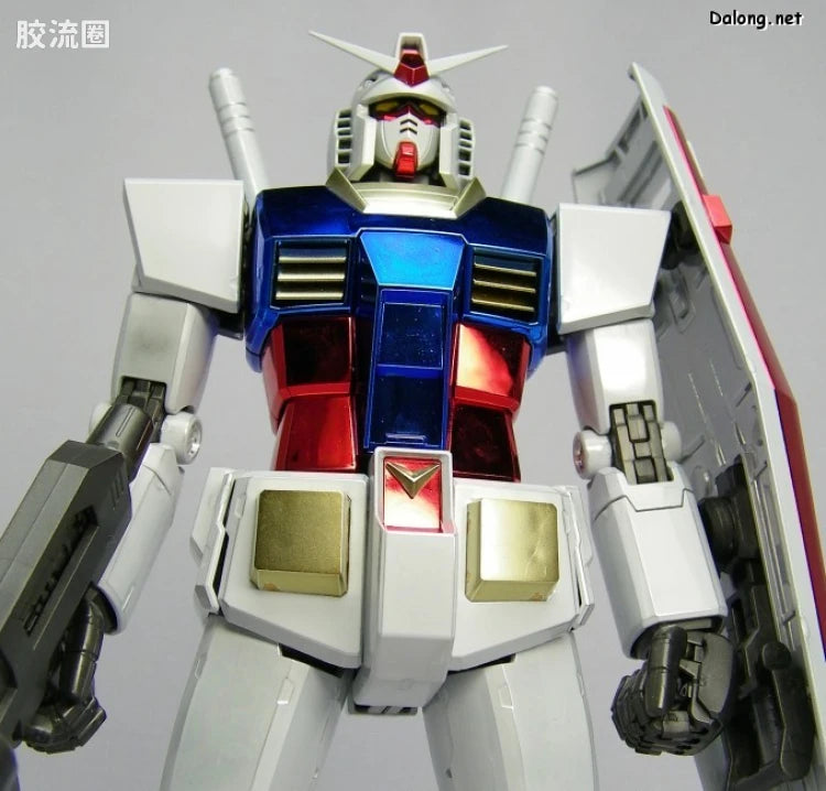 MG 1/100 RX-78-2 Gundam Ver. 2.0 (Titanium Finish)