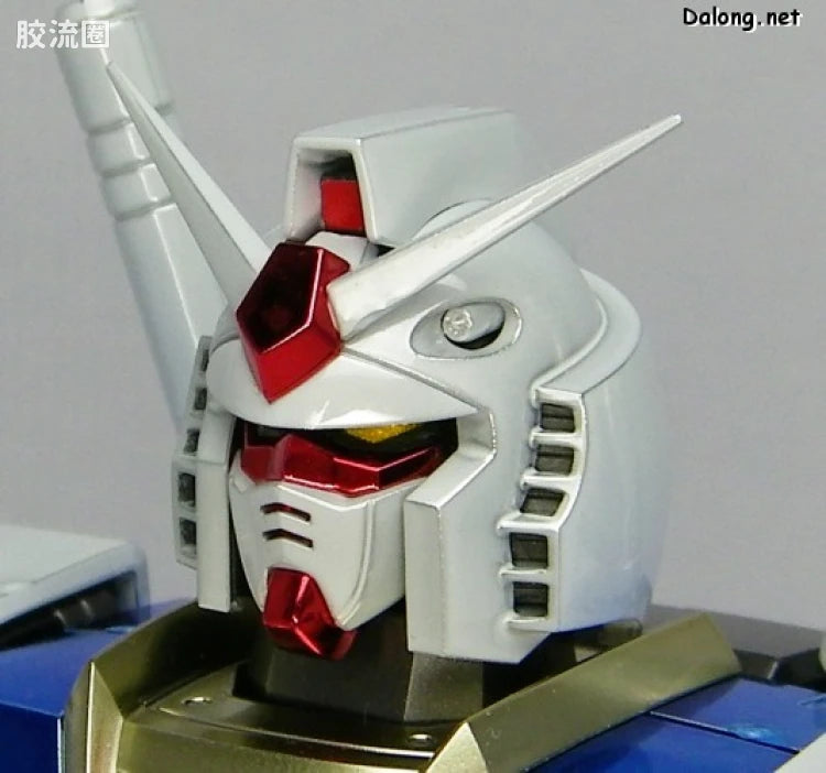 MG 1/100 RX-78-2 Gundam Ver. 2.0 (Titanium Finish)