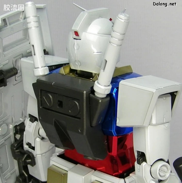 MG 1/100 RX-78-2 Gundam Ver. 2.0 (Titanium Finish)