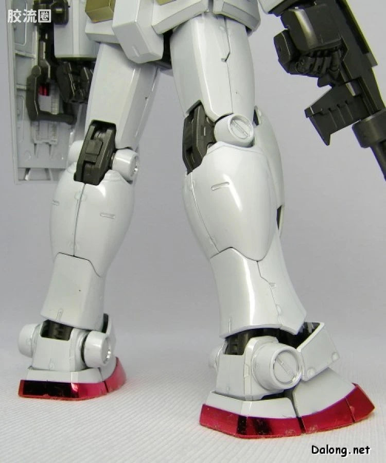 MG 1/100 RX-78-2 Gundam Ver. 2.0 (Titanium Finish)