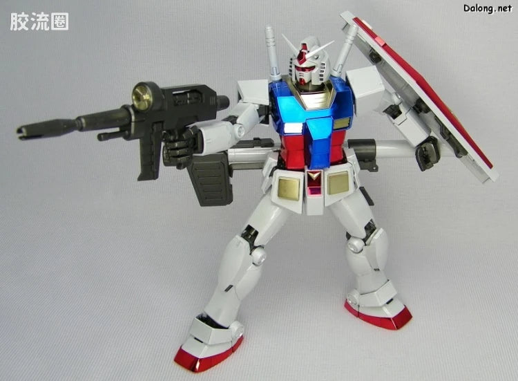 MG 1/100 RX-78-2 Gundam Ver. 2.0 (Titanium Finish)