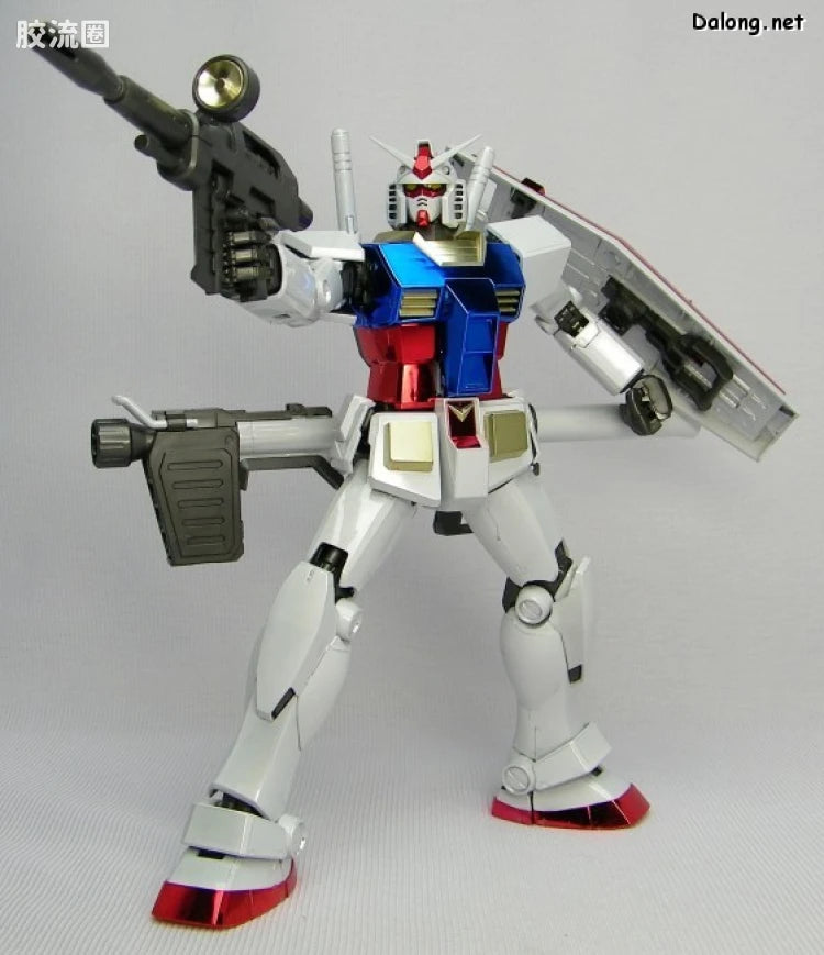 MG 1/100 RX-78-2 Gundam Ver. 2.0 (Titanium Finish)