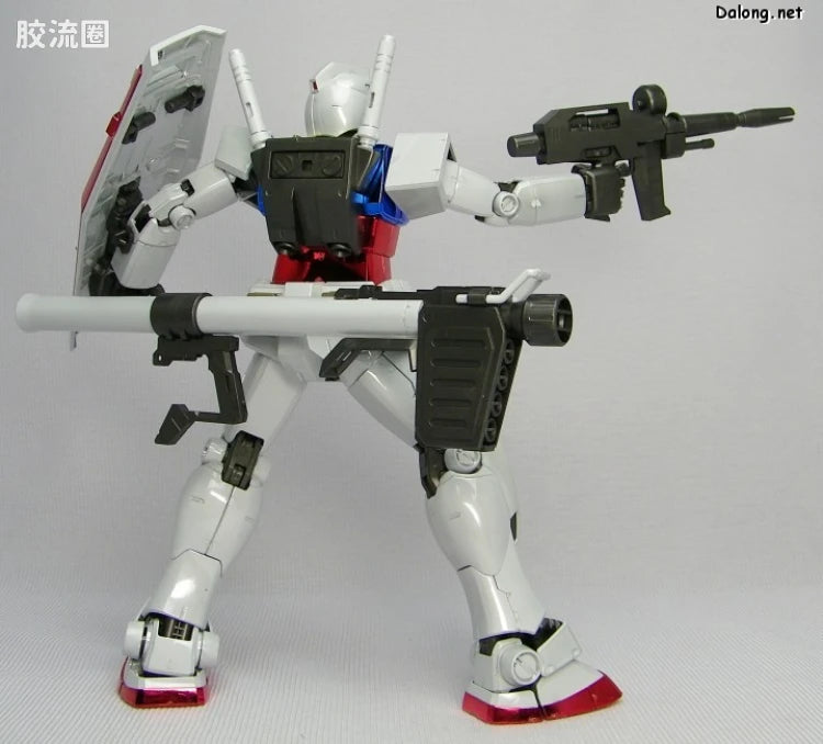 MG 1/100 RX-78-2 Gundam Ver. 2.0 (Titanium Finish)