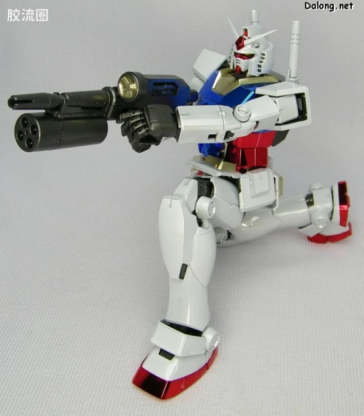 MG 1/100 RX-78-2 Gundam Ver. 2.0 (Titanium Finish)