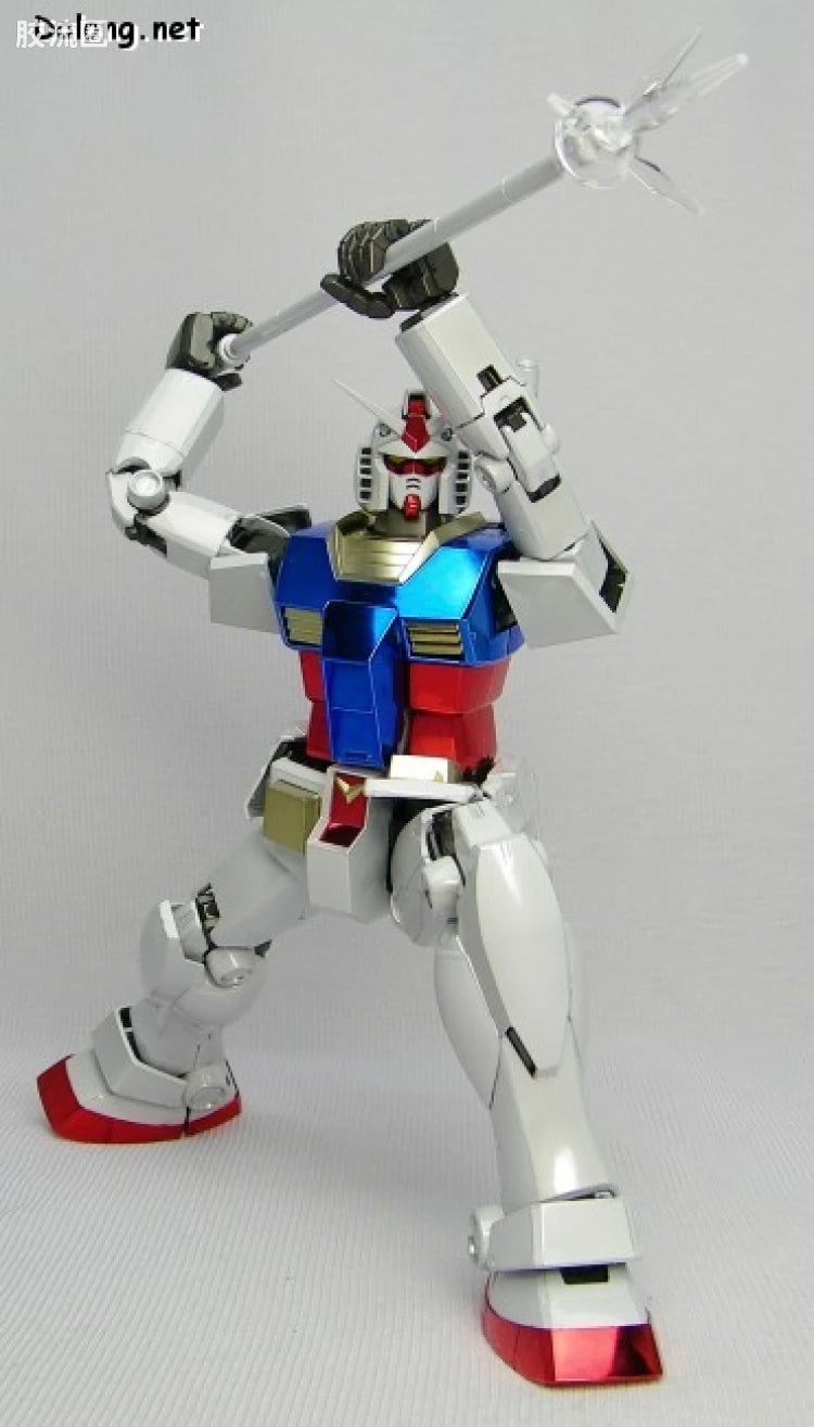 MG 1/100 RX-78-2 Gundam Ver. 2.0 (Titanium Finish)