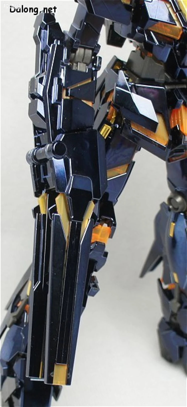 MG 1/100 RX-0 Unicorn Gundam 02 Banshee (Titanium Finish Ver.)