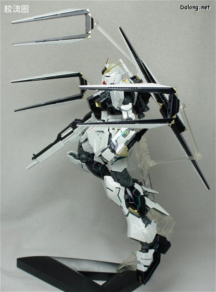 MG 1/100 Nu Gundam Ver. Ka Titanium Finish Ver.