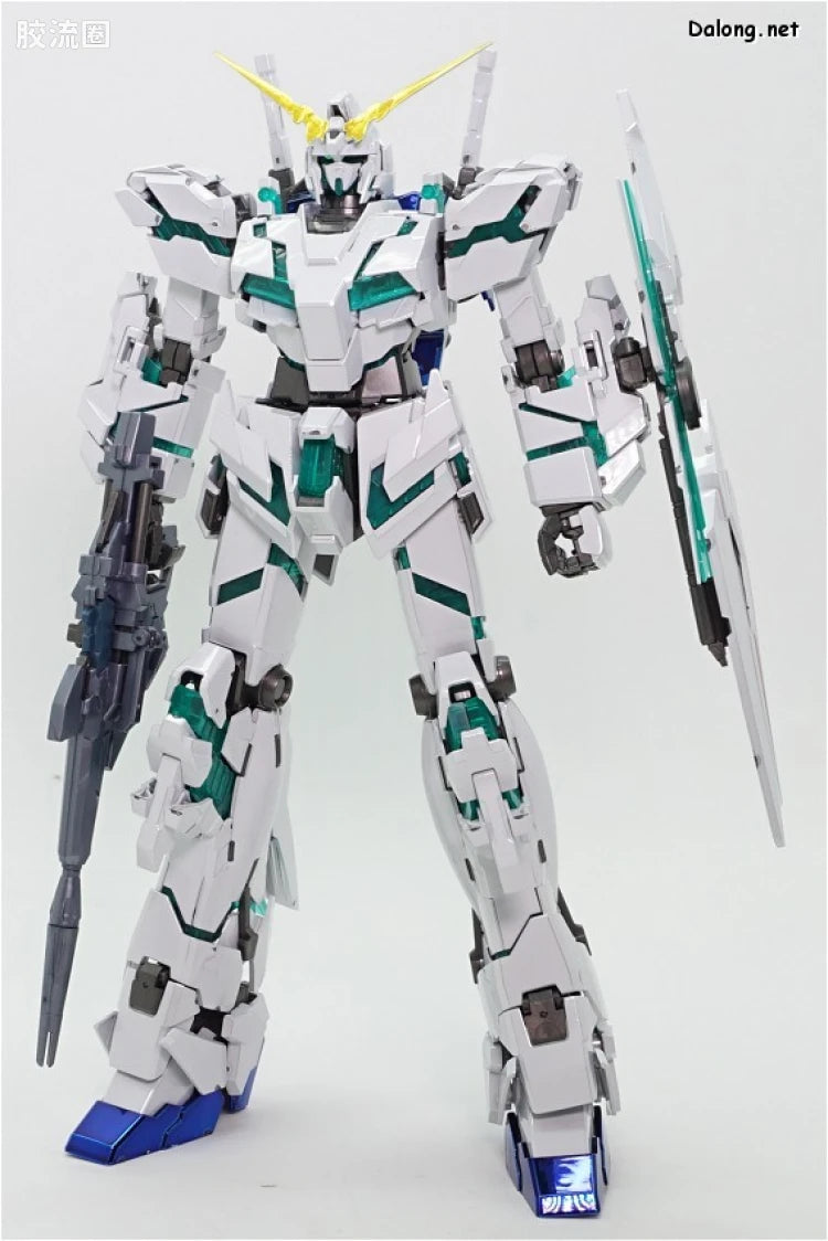 MG 1/100 Unicorn Gundam (Red / Green Twin Frame Edition) Titanium Finish