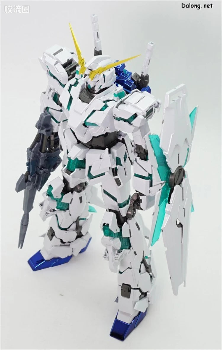 MG 1/100 Unicorn Gundam (Red / Green Twin Frame Edition) Titanium Finish