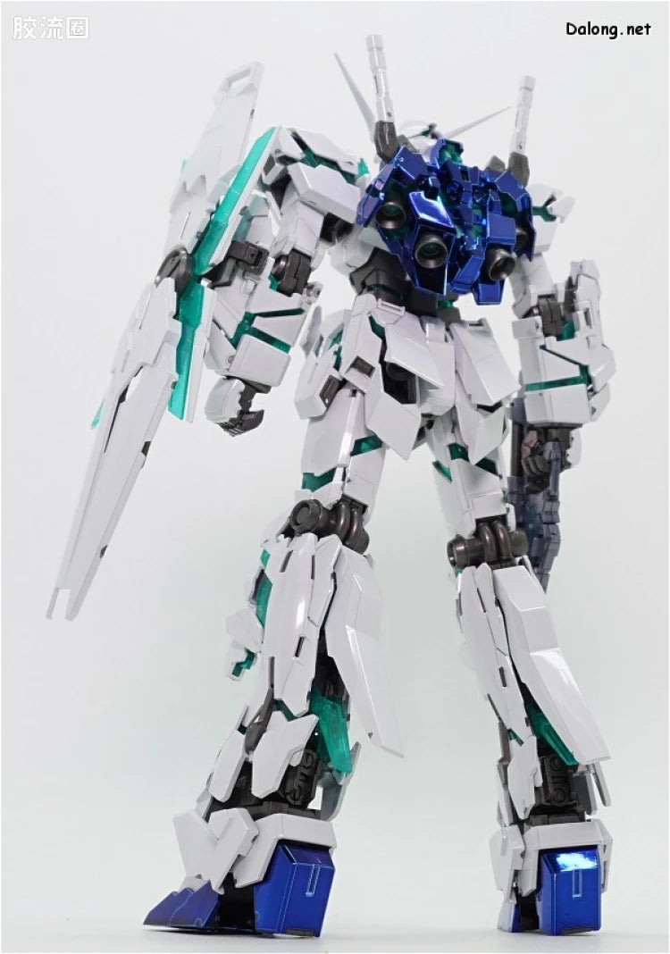 MG 1/100 Unicorn Gundam (Red / Green Twin Frame Edition) Titanium Finish