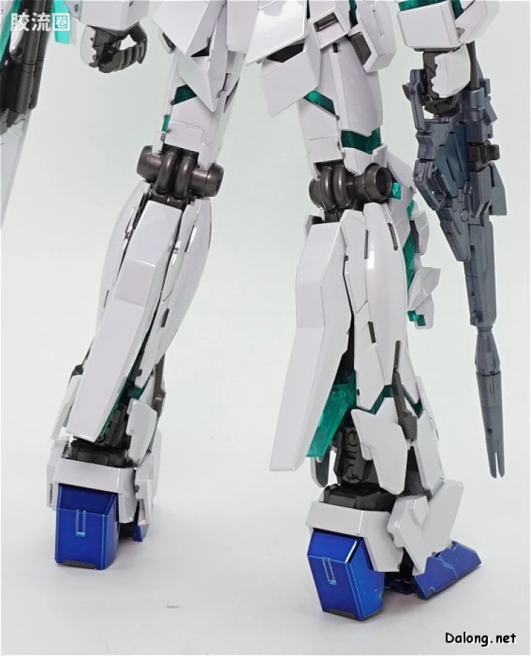 MG 1/100 Unicorn Gundam (Red / Green Twin Frame Edition) Titanium Finish