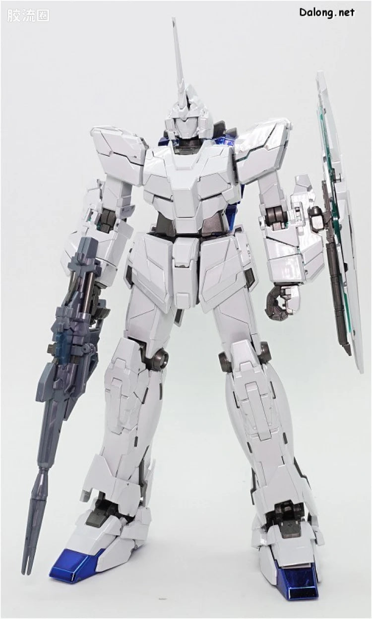 MG 1/100 Unicorn Gundam (Red / Green Twin Frame Edition) Titanium Finish