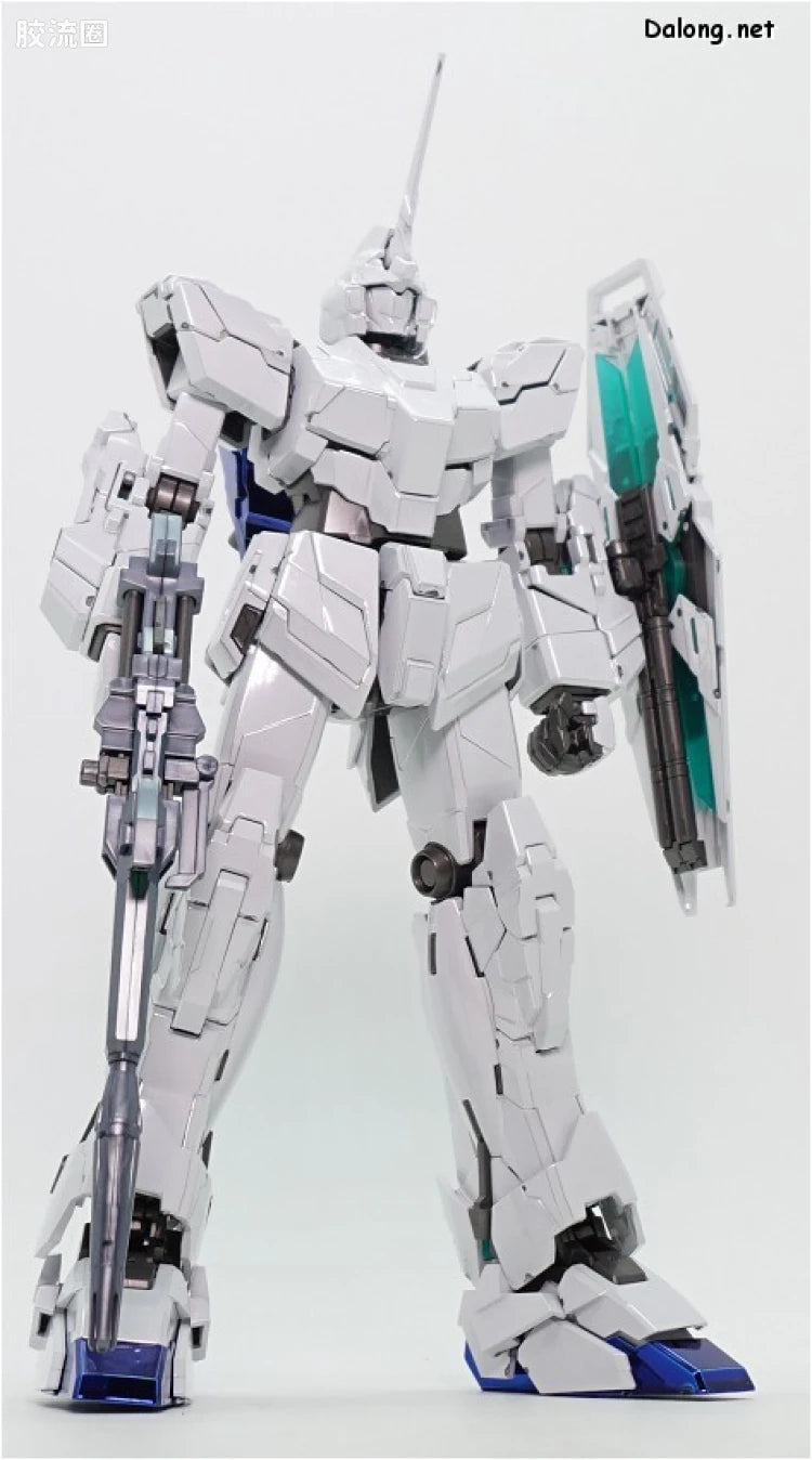 MG 1/100 Unicorn Gundam (Red / Green Twin Frame Edition) Titanium Finish