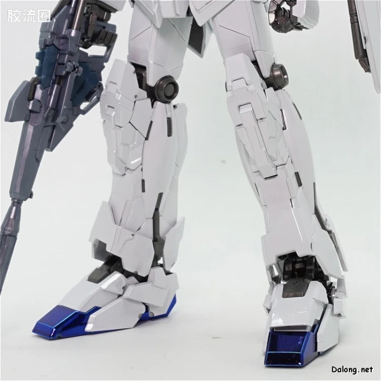 MG 1/100 Unicorn Gundam (Red / Green Twin Frame Edition) Titanium Finish