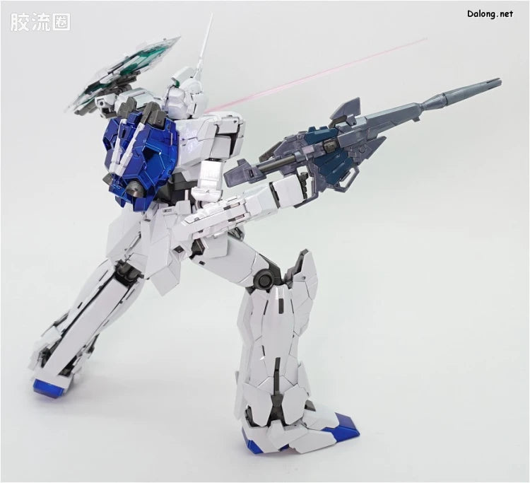 MG 1/100 Unicorn Gundam (Red / Green Twin Frame Edition) Titanium Finish