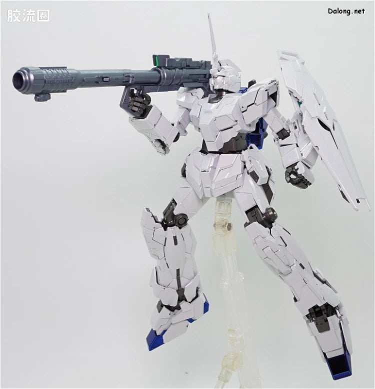 MG 1/100 Unicorn Gundam (Red / Green Twin Frame Edition) Titanium Finish