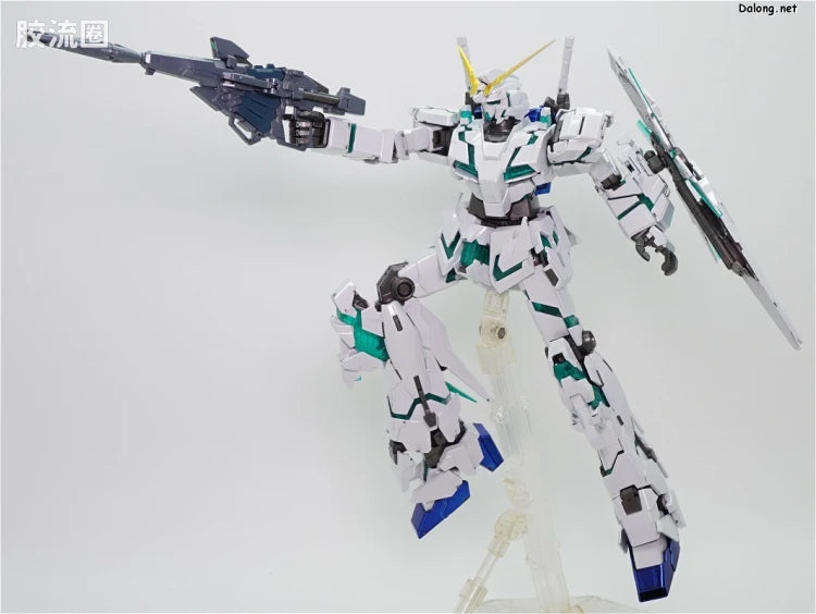 MG 1/100 Unicorn Gundam (Red / Green Twin Frame Edition) Titanium Finish