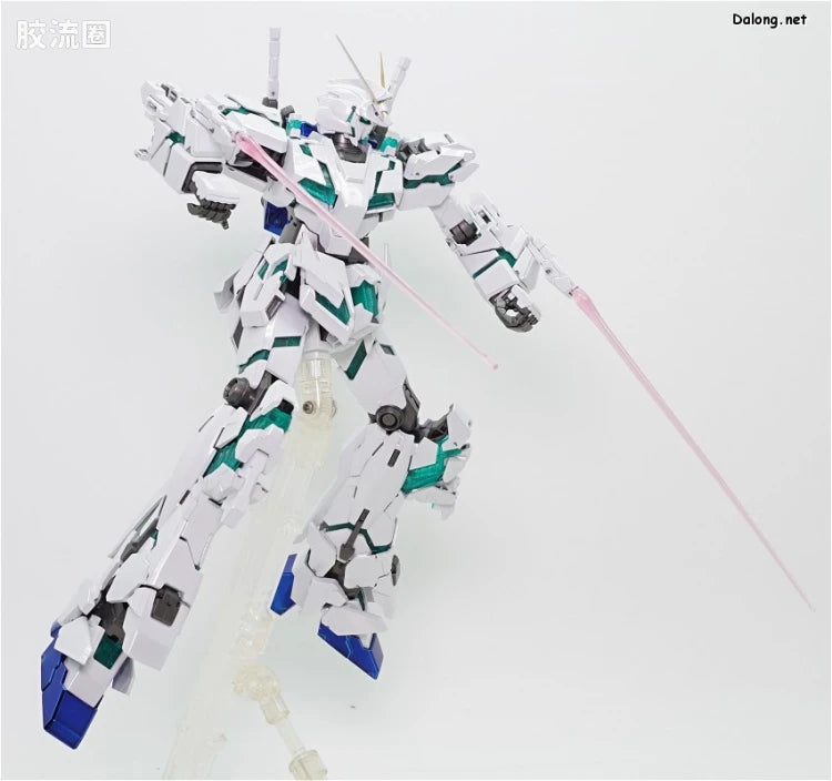 MG 1/100 Unicorn Gundam (Red / Green Twin Frame Edition) Titanium Finish
