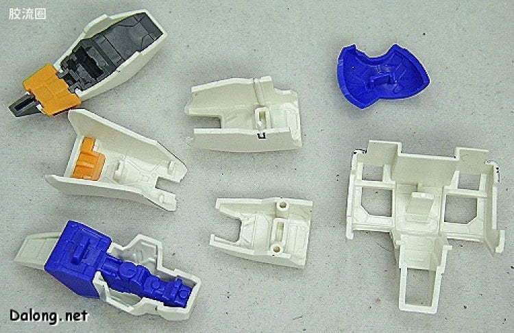 Bandai MG 1/100 RX-78-4 Gundam Unit 4 (G04)