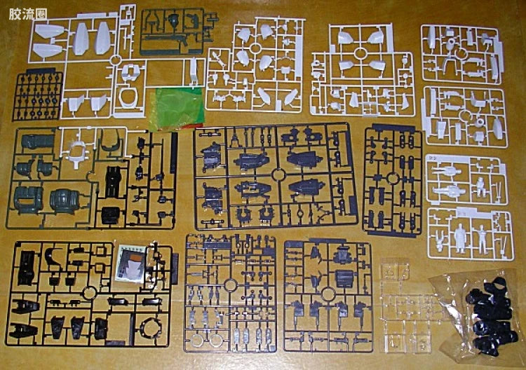 MG 1/35 AV-98 Ingram 3rd (Reactive Armor)