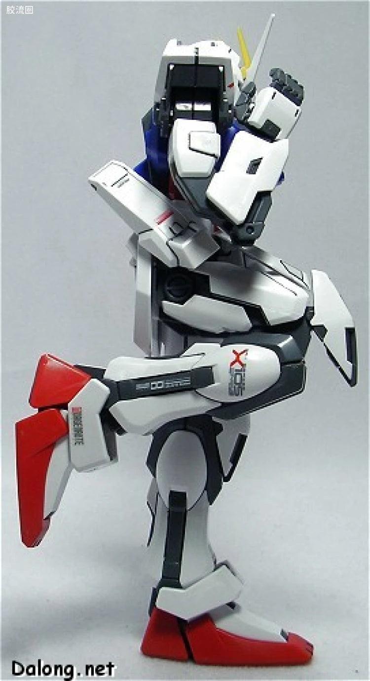 Bandai MG 1/100 GAT-X105+AQM/E-X01 Aile Strike Gundam