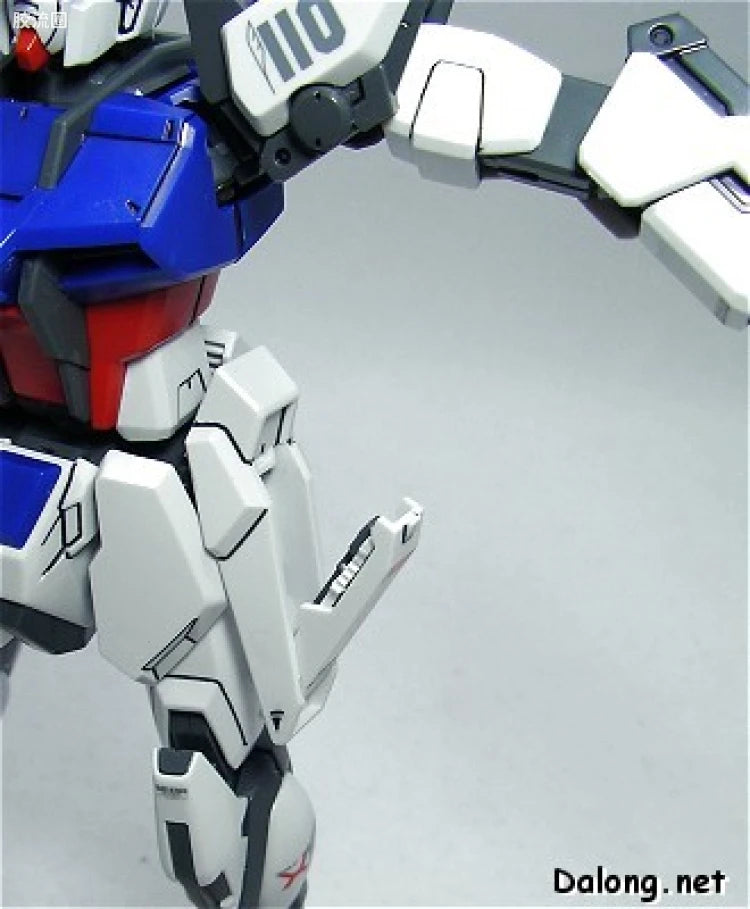 Bandai MG 1/100 GAT-X105+AQM/E-X01 Aile Strike Gundam