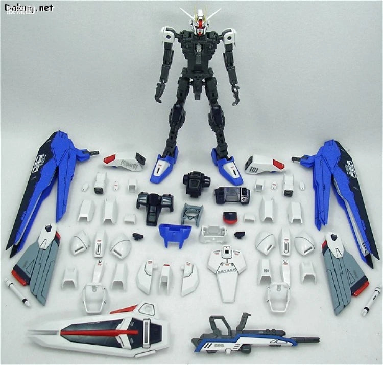 Bandai MG 1/100 ZGMF-X10A Freedom Gundam