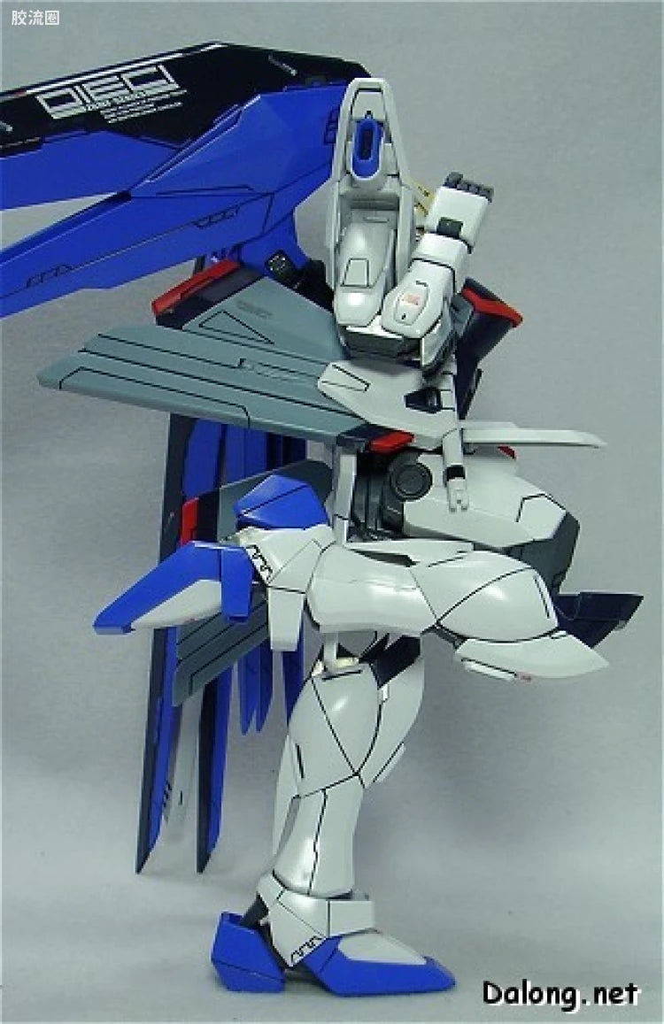 Bandai MG 1/100 ZGMF-X10A Freedom Gundam