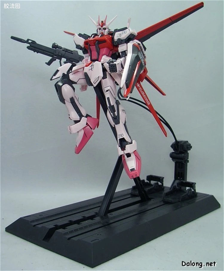 Bandai MG 1/100 MBF-02+AQM/E-X01 Strike Rouge