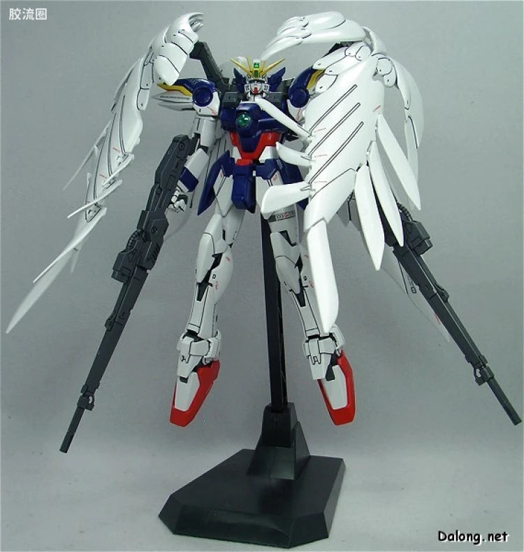 Bandai MG 1/100 XXXG-00W0 Wing Gundam Zero EW