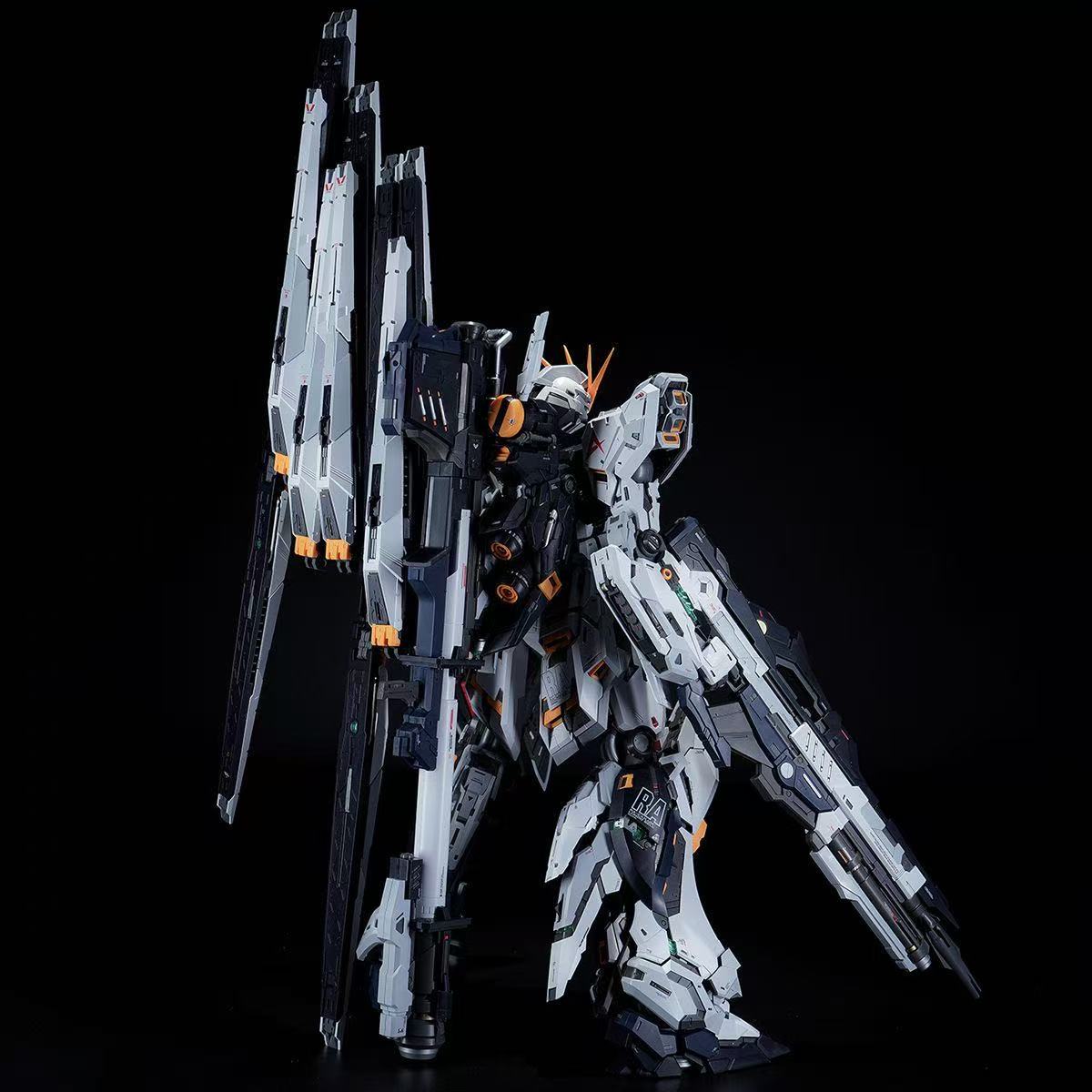 Dragon Tiger 1/100 Nu Gundam Full Set with LED Head